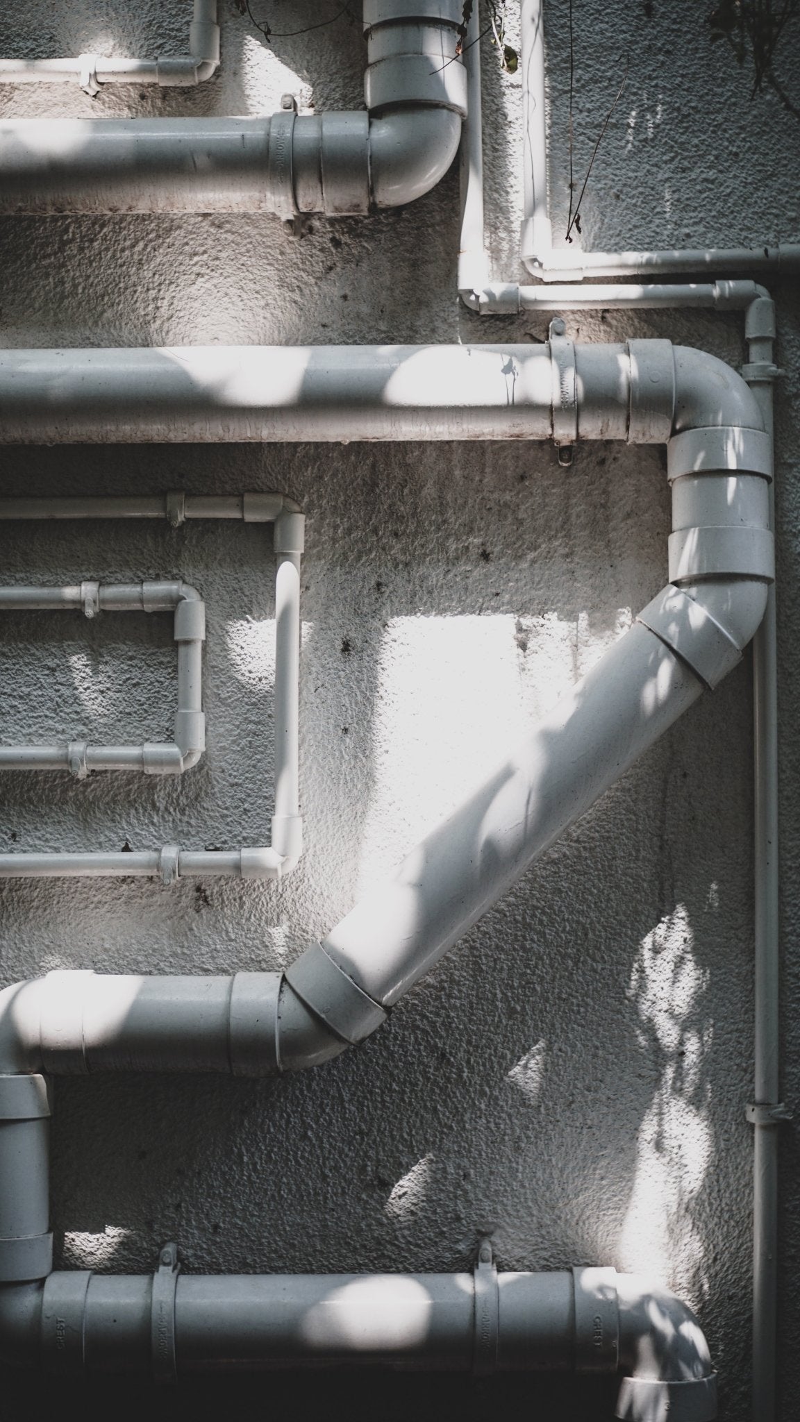 Brrrr-ace Your Pipes: Surviving the (Rare) Deep Freeze - L'eau Mor